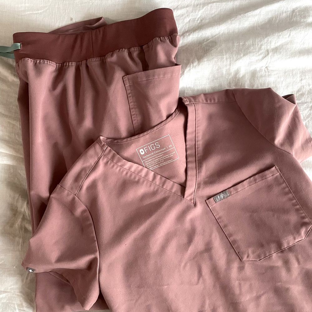 FIGS Mauve Scrubs
